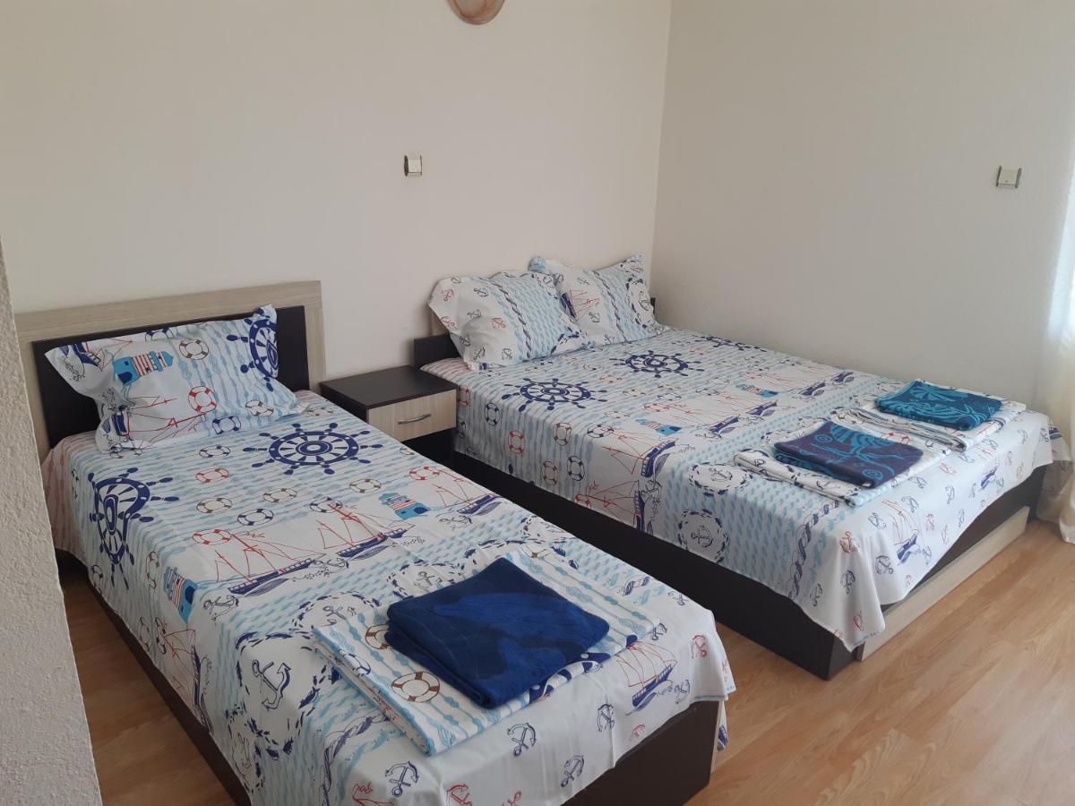 Kazlarov Guest House Китен Экстерьер фото
