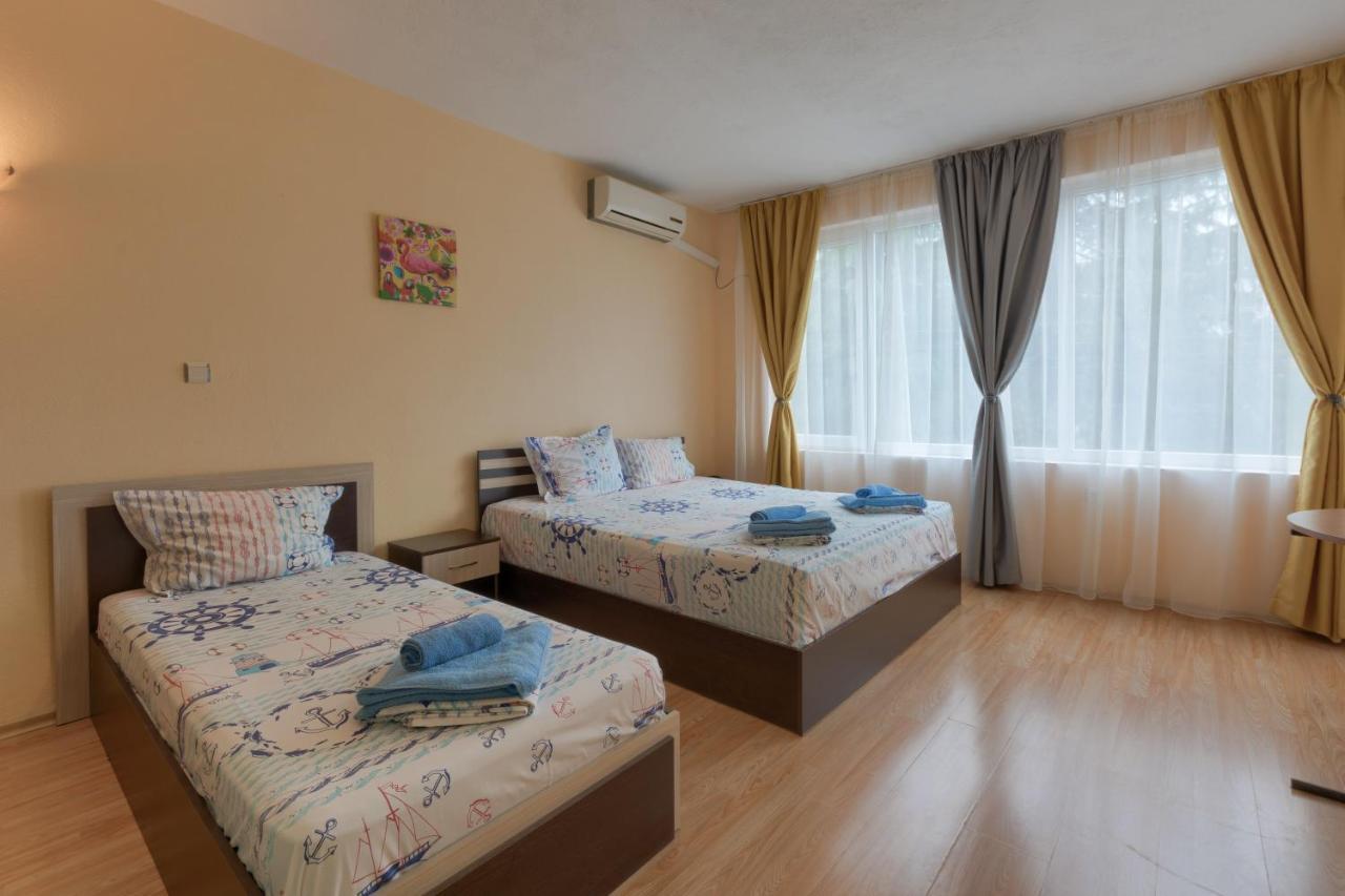 Kazlarov Guest House Китен Экстерьер фото