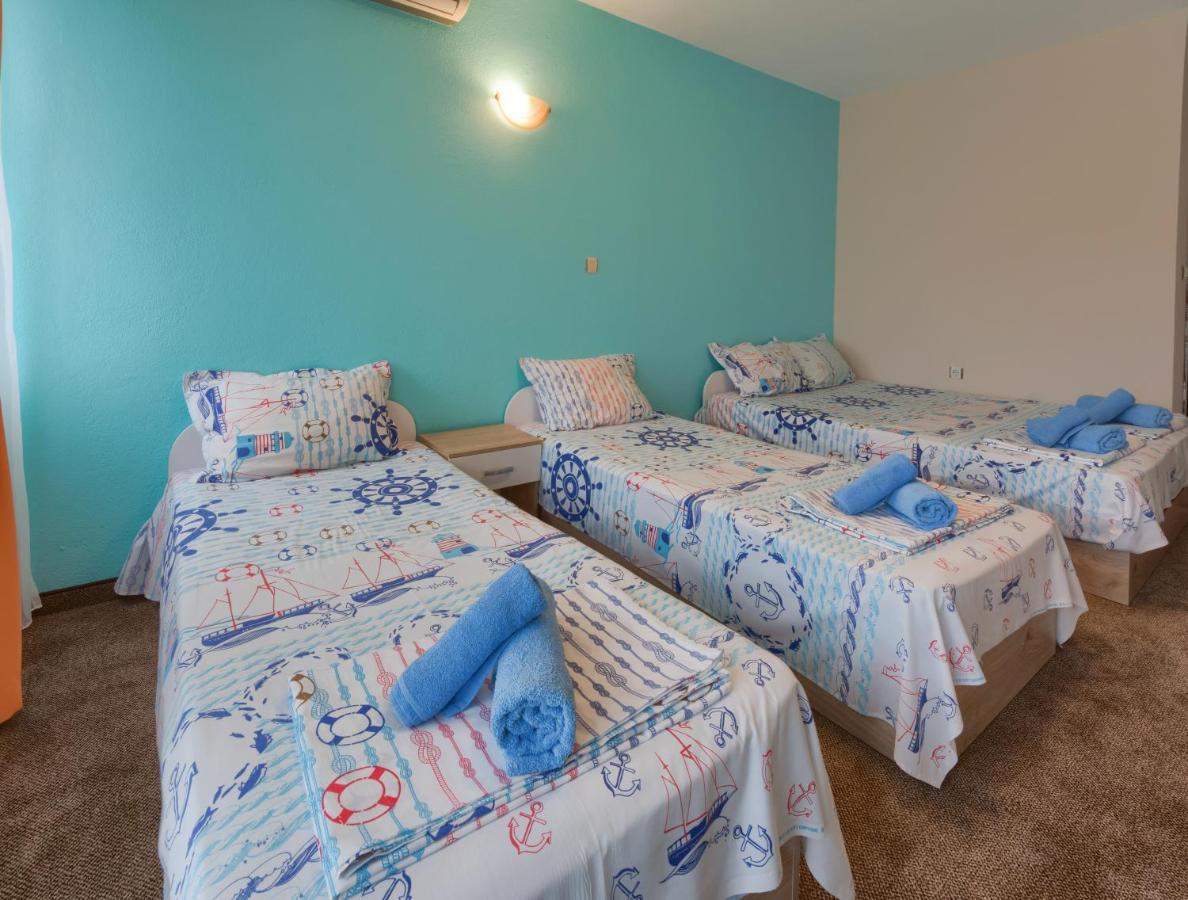 Kazlarov Guest House Китен Экстерьер фото