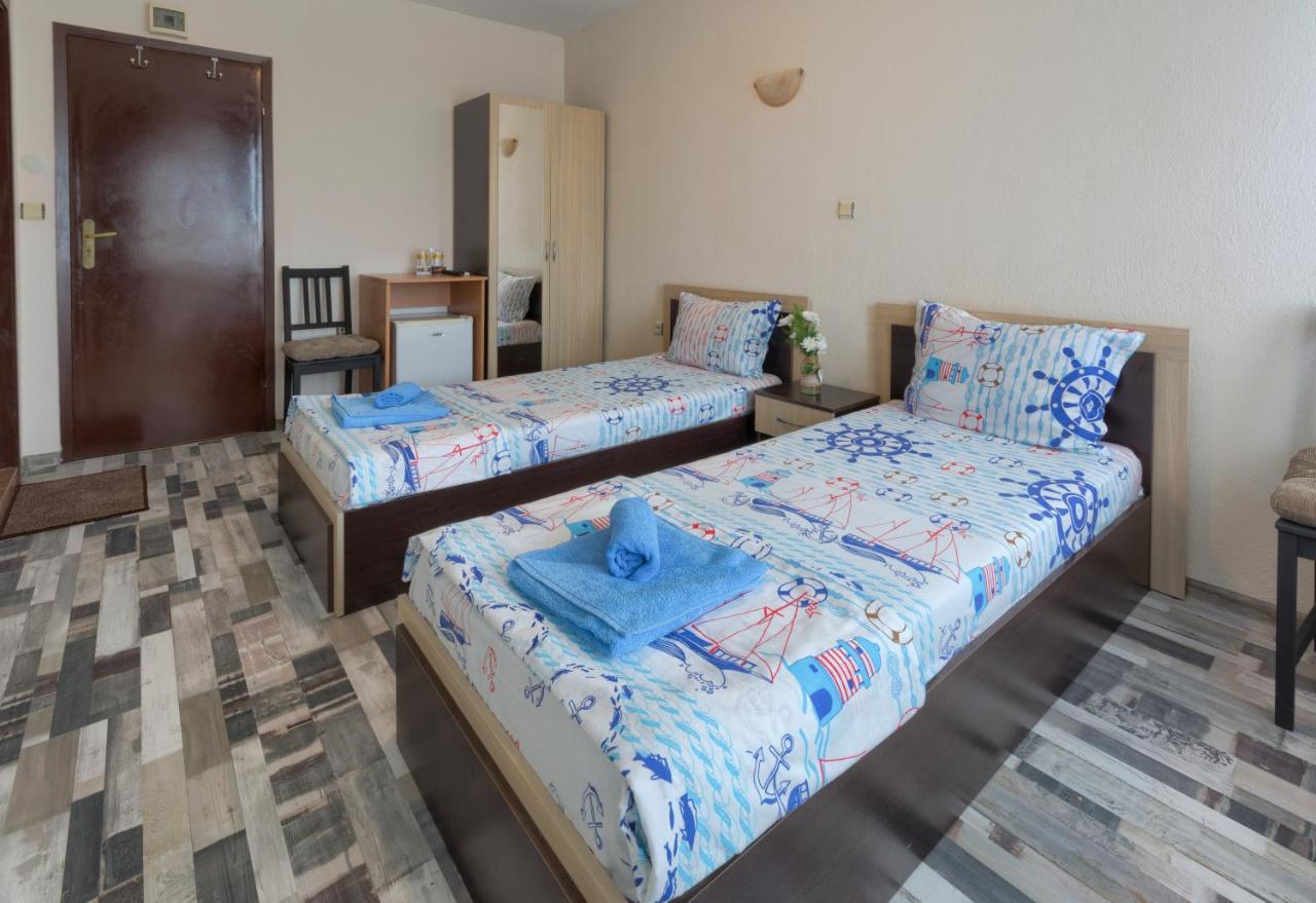 Kazlarov Guest House Китен Экстерьер фото
