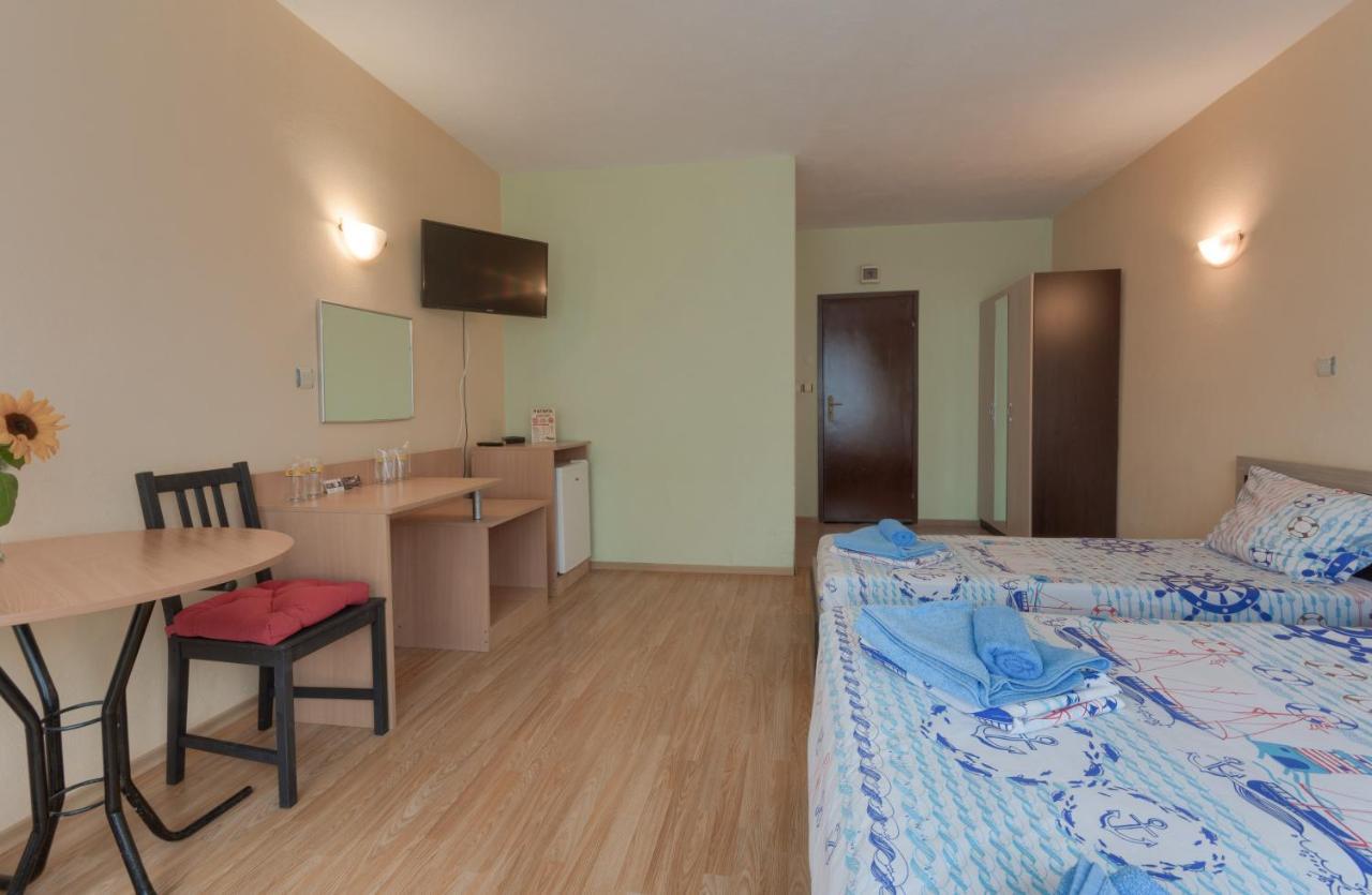 Kazlarov Guest House Китен Экстерьер фото