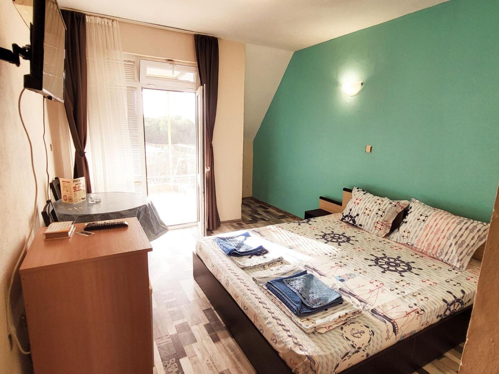 Kazlarov Guest House Китен Экстерьер фото