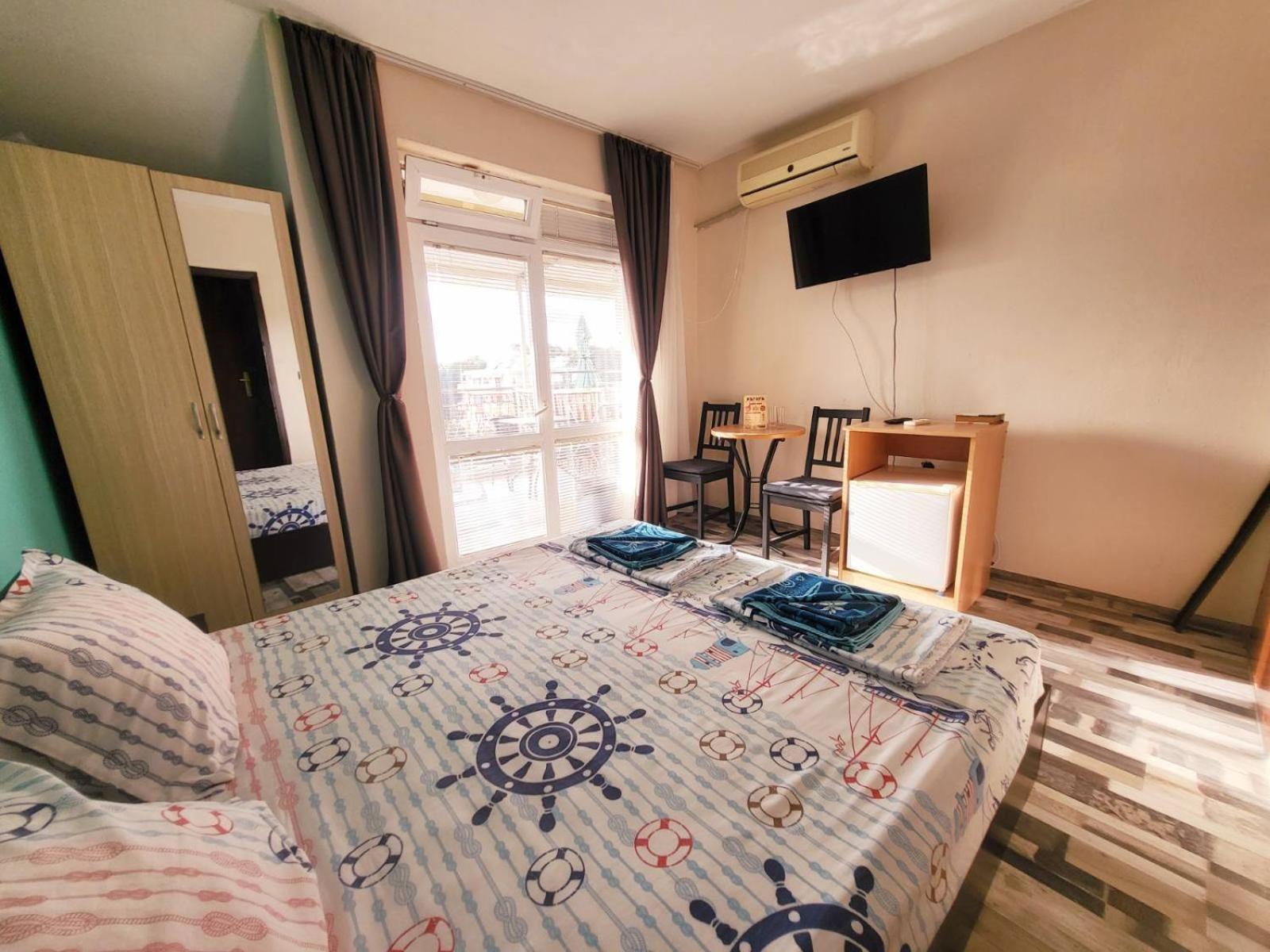 Kazlarov Guest House Китен Экстерьер фото