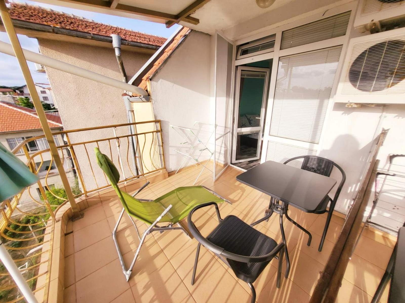Kazlarov Guest House Китен Экстерьер фото