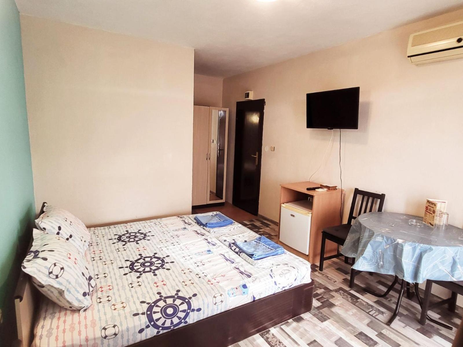 Kazlarov Guest House Китен Экстерьер фото