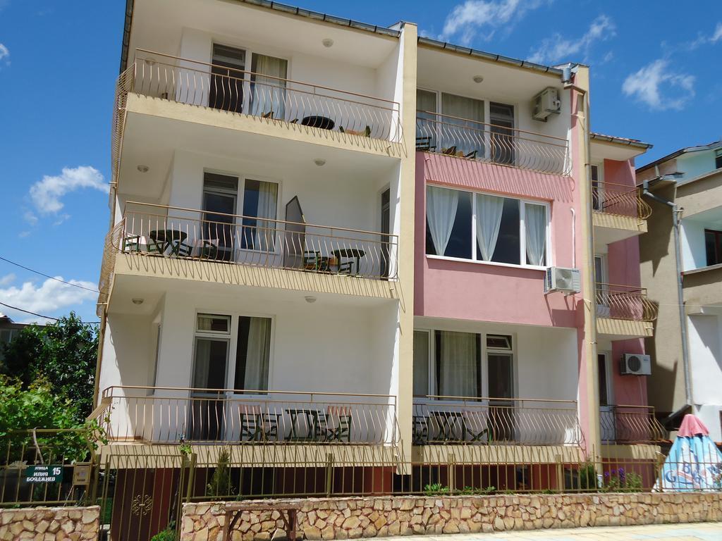 Kazlarov Guest House Китен Экстерьер фото