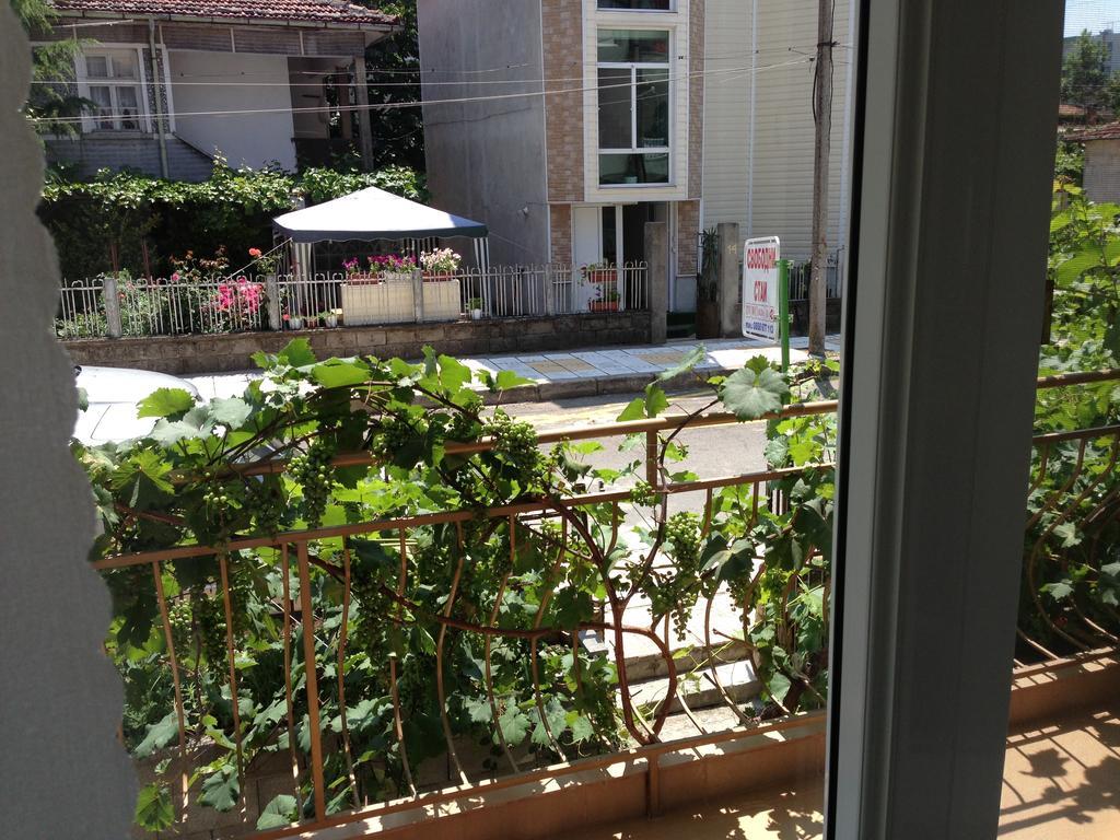 Kazlarov Guest House Китен Экстерьер фото