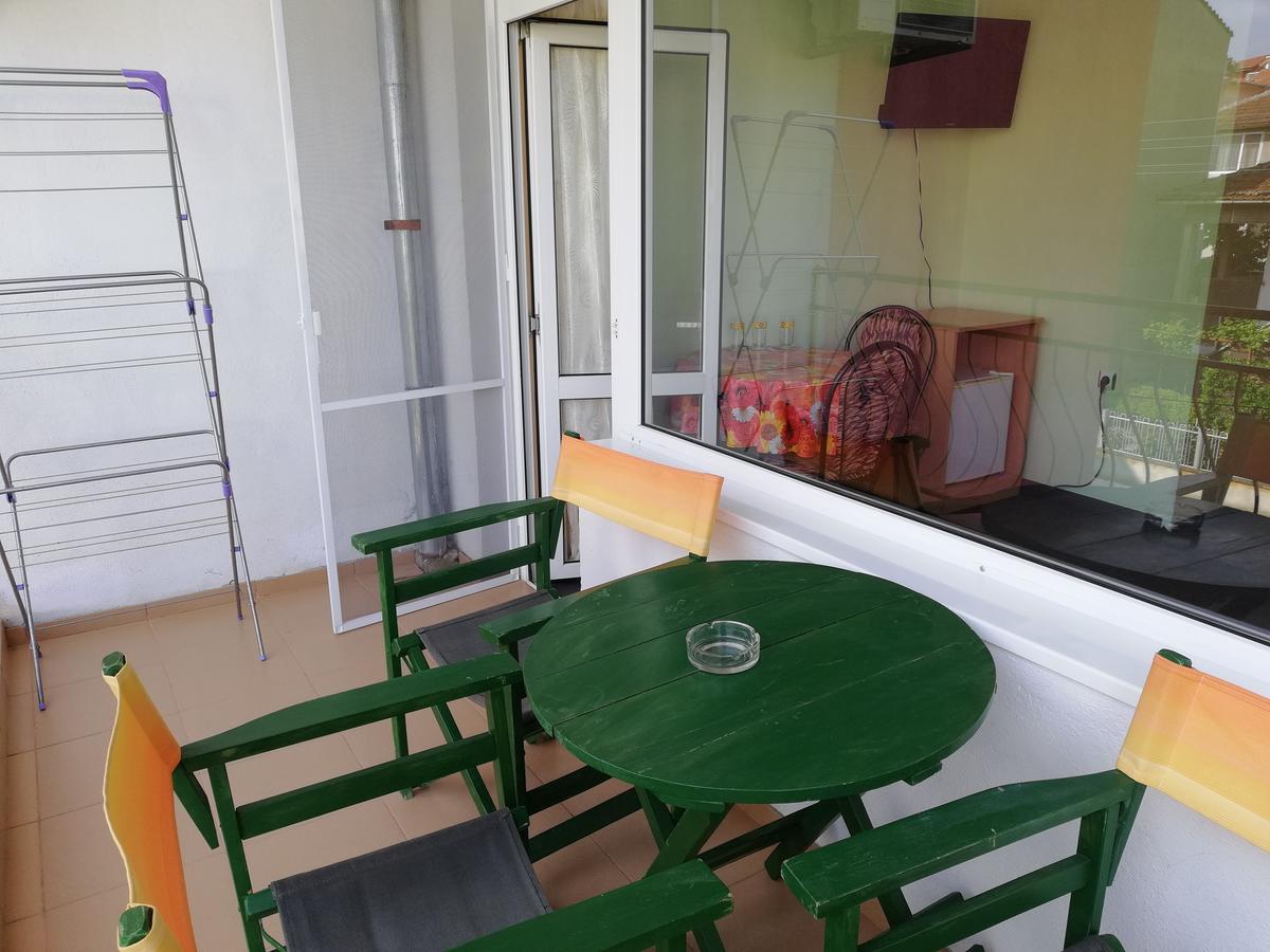 Kazlarov Guest House Китен Экстерьер фото